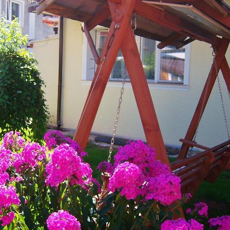Pokoje Goscinne Anna Ustka Exterior foto